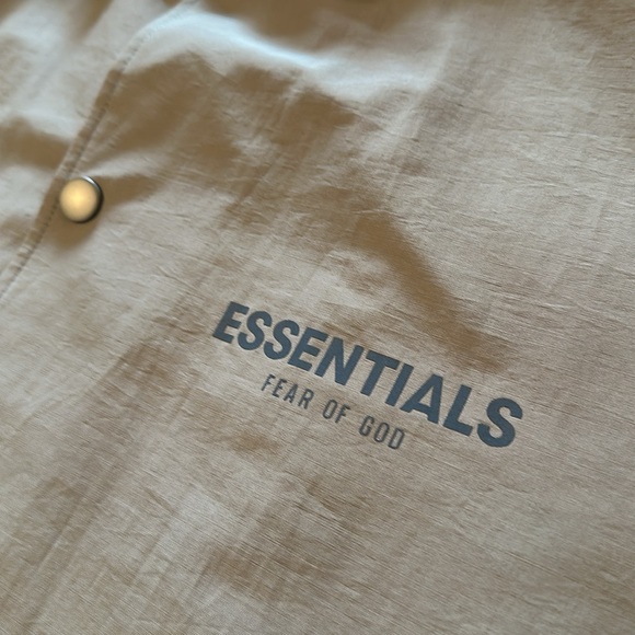 FOG Fear of God Essentials Oversized Coaches Jacket in Taupe Men’s Large - Picture 7 of 11